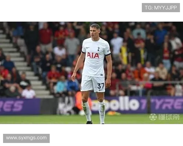 范德芬强调球队本应取胜坚称未放弃机会表达对失利的不甘 范德芬强调球队本应取胜坚称未放弃机会表达对失利的不甘